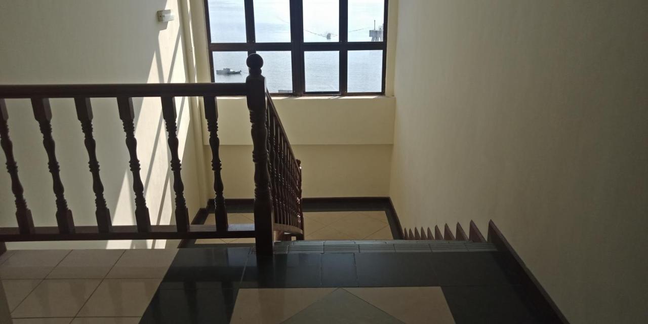 The Upper Deck Hotel كودات المظهر الخارجي الصورة