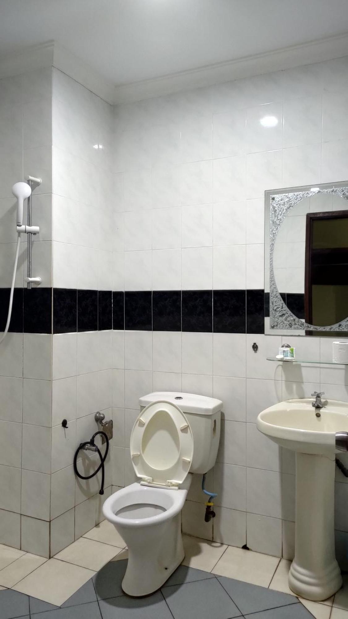 The Upper Deck Hotel كودات المظهر الخارجي الصورة