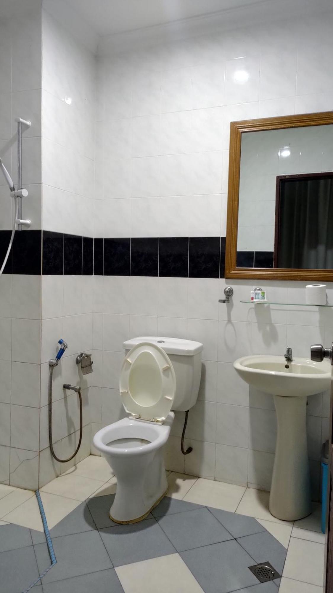 The Upper Deck Hotel كودات المظهر الخارجي الصورة